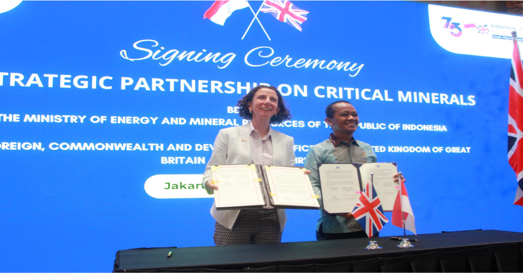 Minister of Energy and Mineral Resources (ESDM) Bahlil Lahadalia and UK Minister for Development Anneliese Dodds, representing the UK Foreign, Commonwealth & Development Office, signed a Memorandum of Understanding (MoU) following the opening ceremony of the Indonesian International Geothermal Convention and Exhibition 2024 at the Jakarta Convention Center on Wednesday (18/9/2024).